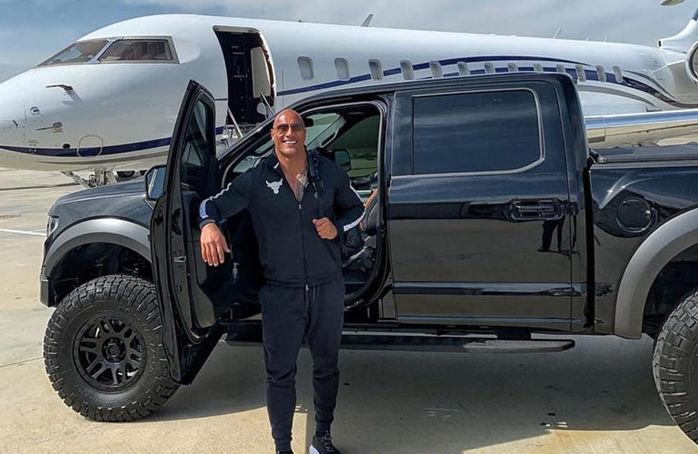 Dwayne "The Rock" Johnson – Hennessey VelociRaptor V8 @Kornkanok Alexis Chatchaysaeng / Facebook